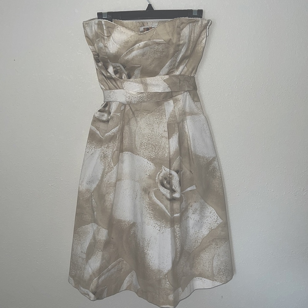 White House Black Market floral dress with pockets size small, 4